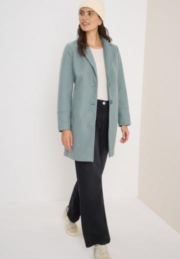 Короткое пальто