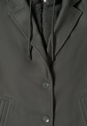 Короткое пальто