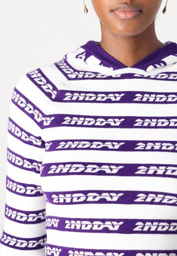 Пуловер в полоску