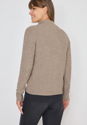 Вязаная кофта