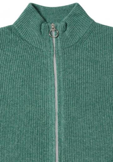 Вязаный жилет