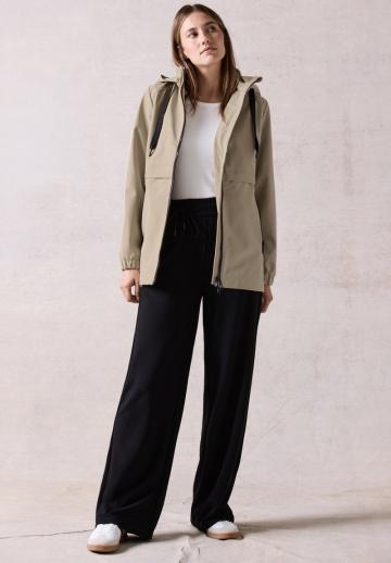 Куртка с накладнымит карманами