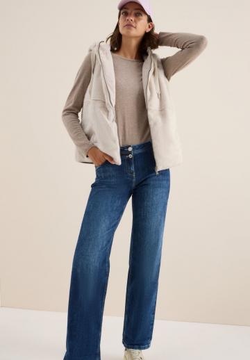 Пуховой жилет