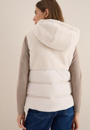 Пуховой жилет