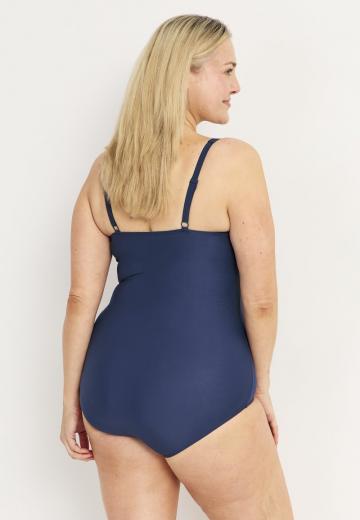 Слитный купальник