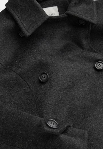 Короткое пальто