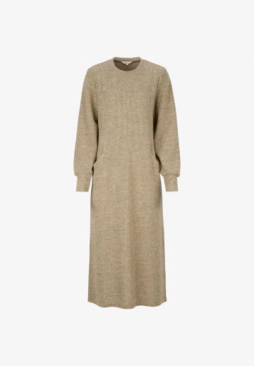 Вязаное платье