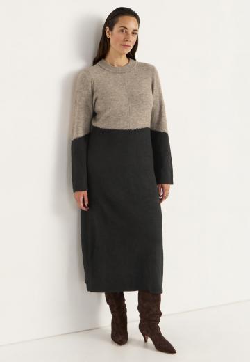 Вязаное платье