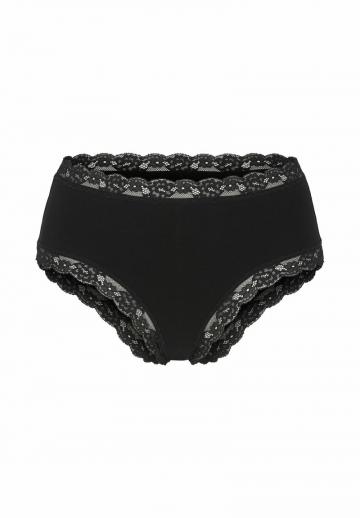 Трусы на бедрах