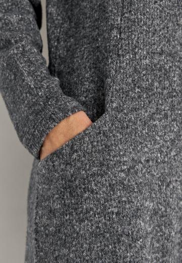 Вязаное платье