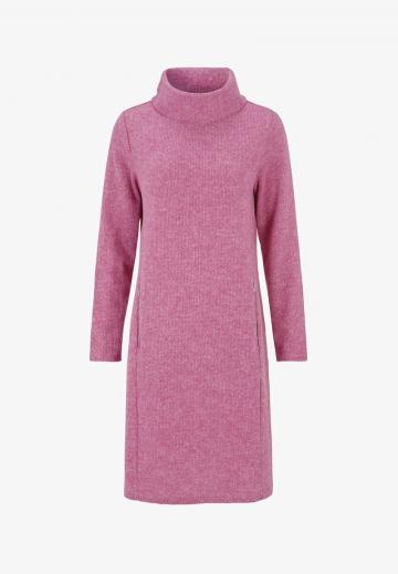 Вязаное платье