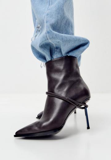 Полусапожки на высоком каблуке