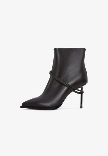 Полусапожки на высоком каблуке