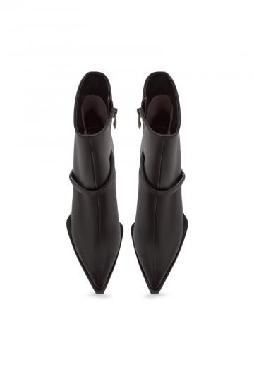 Полусапожки на высоком каблуке