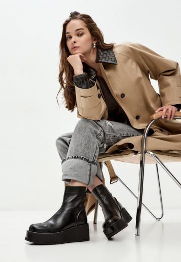 Сапожки на танкетке