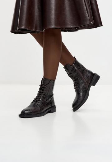 Ботинки на шнуровке