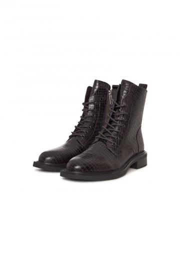 Ботинки на шнуровке