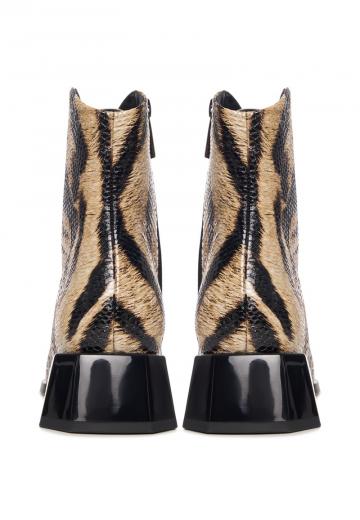 Ботинки на шнуровке