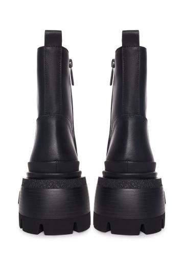 Ботинки на шнуровке