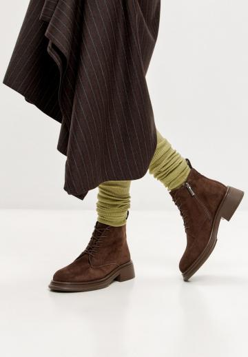 Ботинки на шнуровке