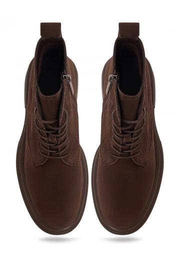 Ботинки на шнуровке