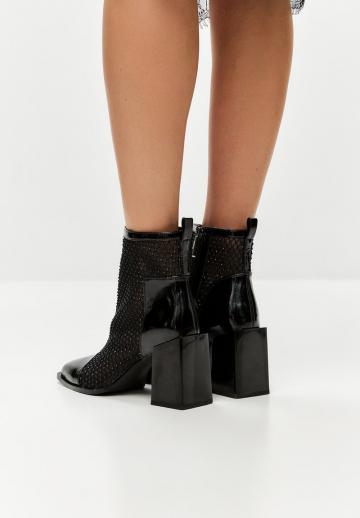 Полусапожки на высоком каблуке