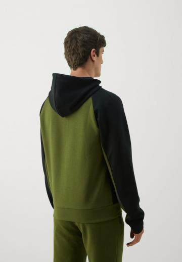 Спортивная кофта