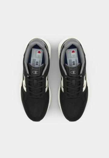 Тренировочные кроссовки