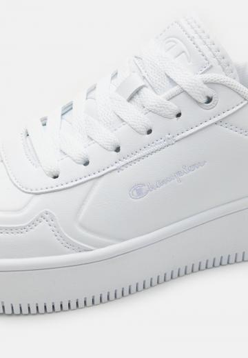 Кроссовки для зала