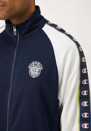 Спортивная куртка