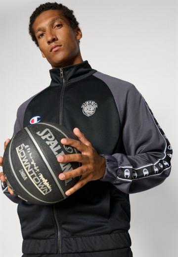 Спортивная куртка