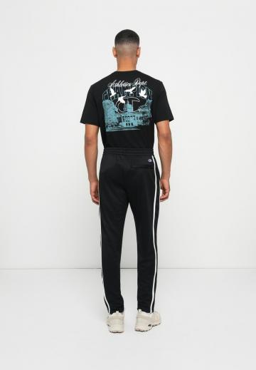 Спортивные штаны