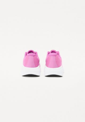 Тренировочные кроссовки