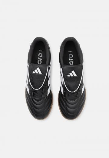 Футбольные бутсы