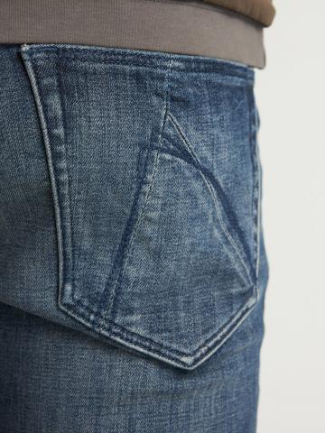 Узкие джинсы