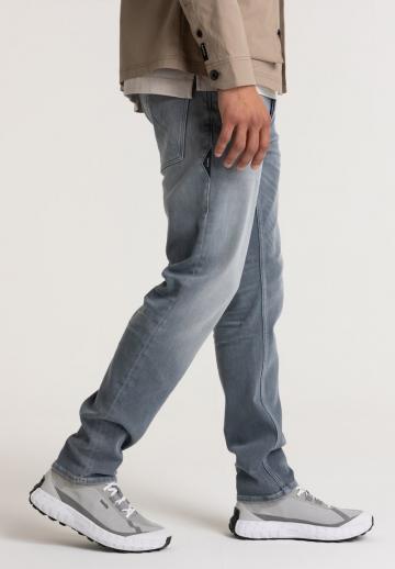 Узкие джинсы