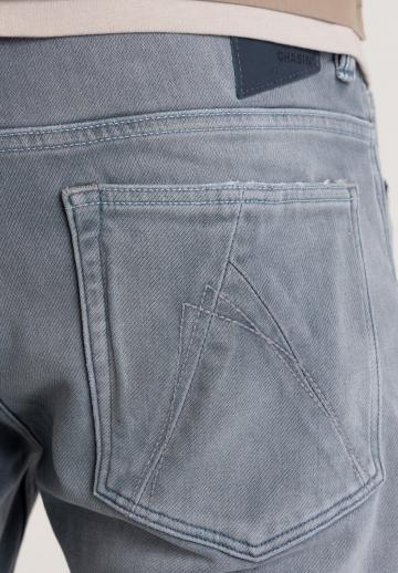 Узкие джинсы