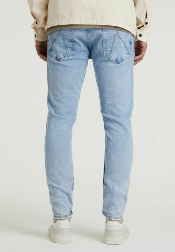 Узкие джинсы