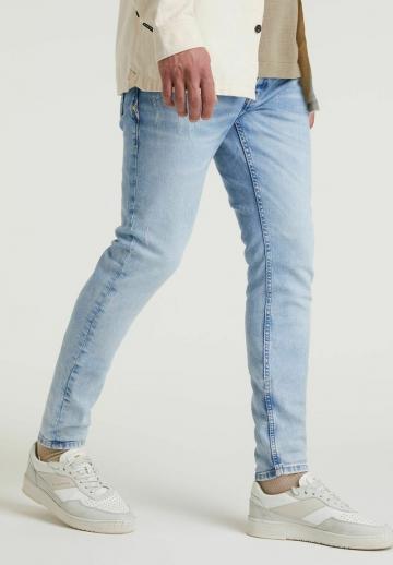 Узкие джинсы