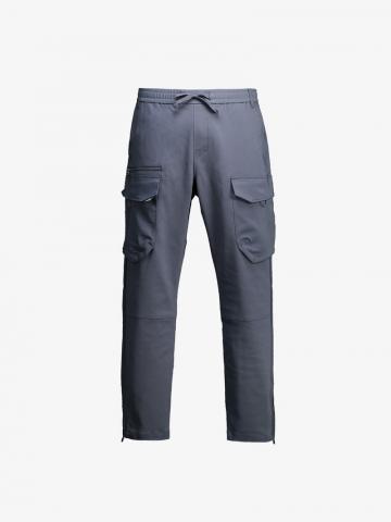 Брюки с накладными карманами