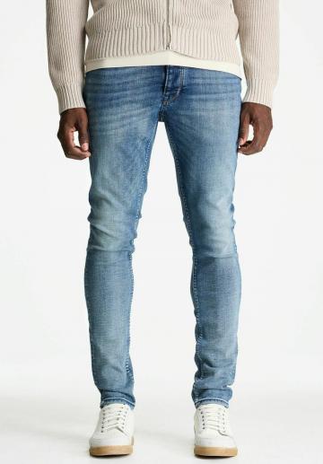 Узкие джинсы