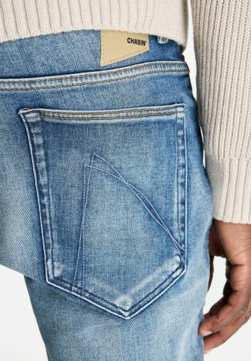 Узкие джинсы