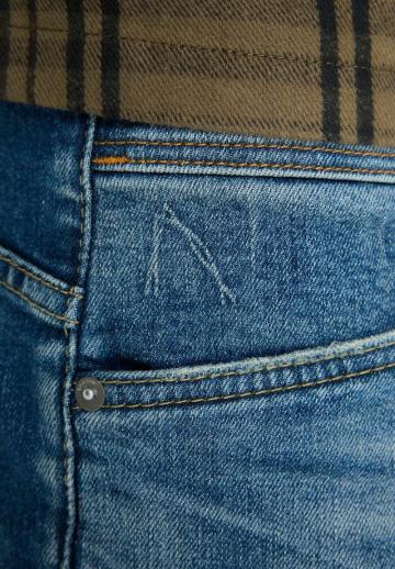 Прямые джинсы