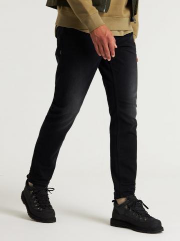 Узкие джинсы