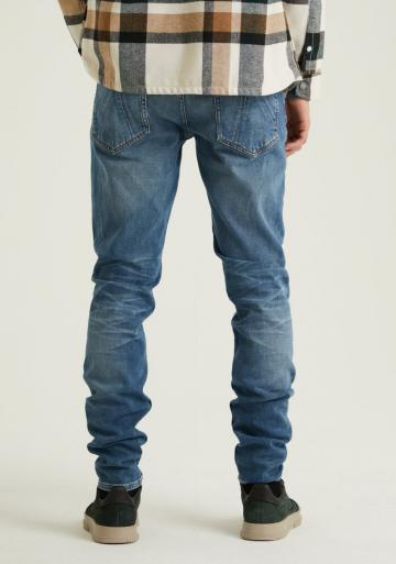 Узкие джинсы