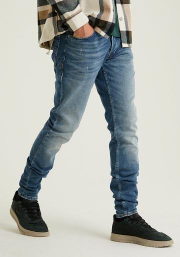 Узкие джинсы