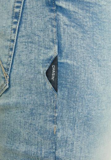 Узкие джинсы