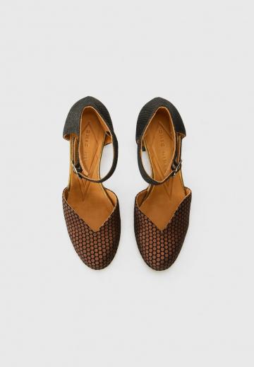 Туфли с ремешком