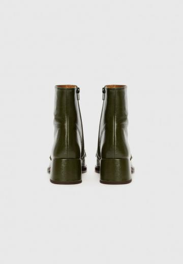 Сапожки на танкетке