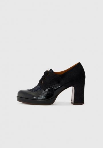 Туфли на шнуровке
